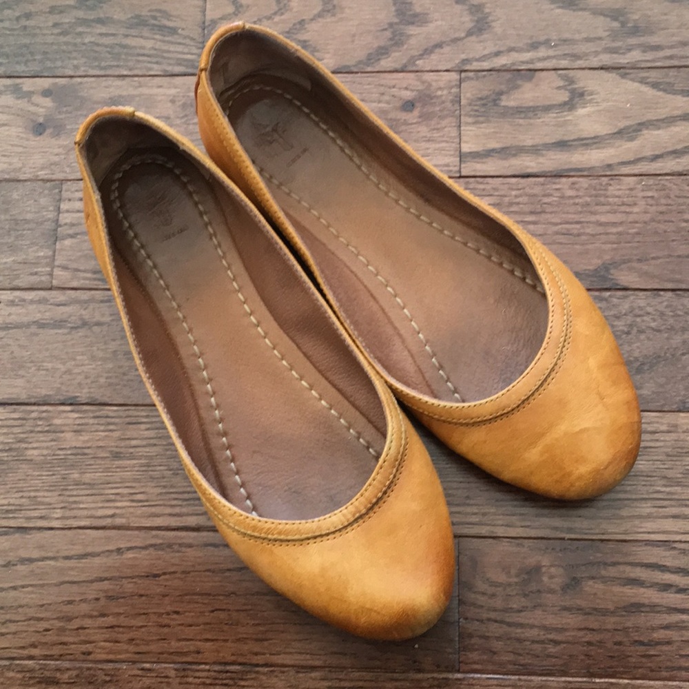 Frye Carson Ballet flats size 9